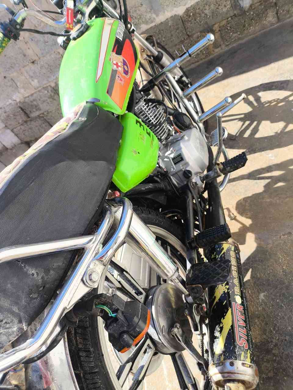 سلام عليكم دراجه خمسه كير نضيفه كدامك بل صوره مكان الكرمه صبيحات 0772 915 7195
