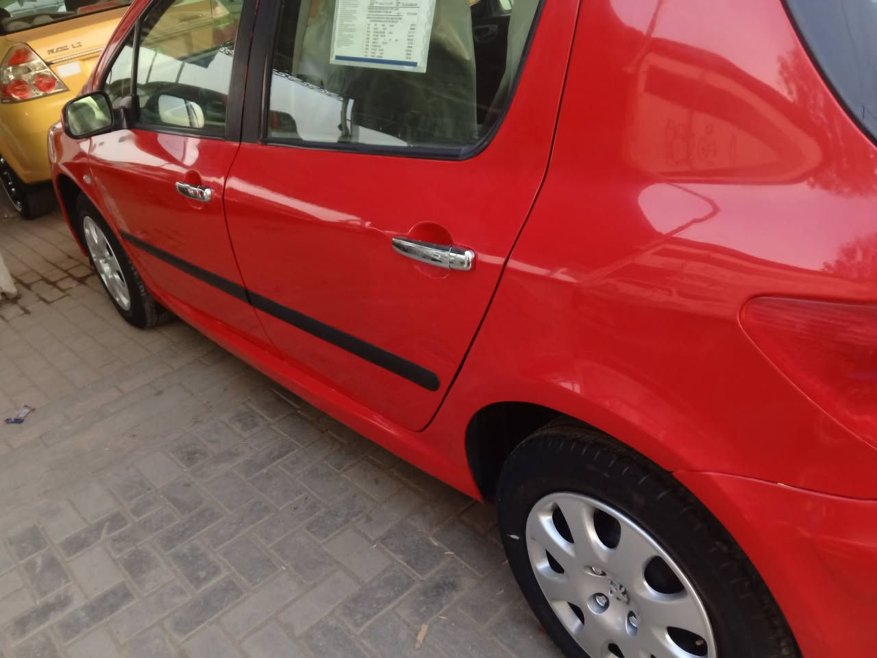 السلام عليكم بيجو 2005 بيه مكانات صبغ مكفولة من الظربه كير مكينه صدر تخم تاير  كهربائيات دواخل بلاد تبريد ثلج ثلاجه شغاله السعر 58 بيه مجال حك ***********
