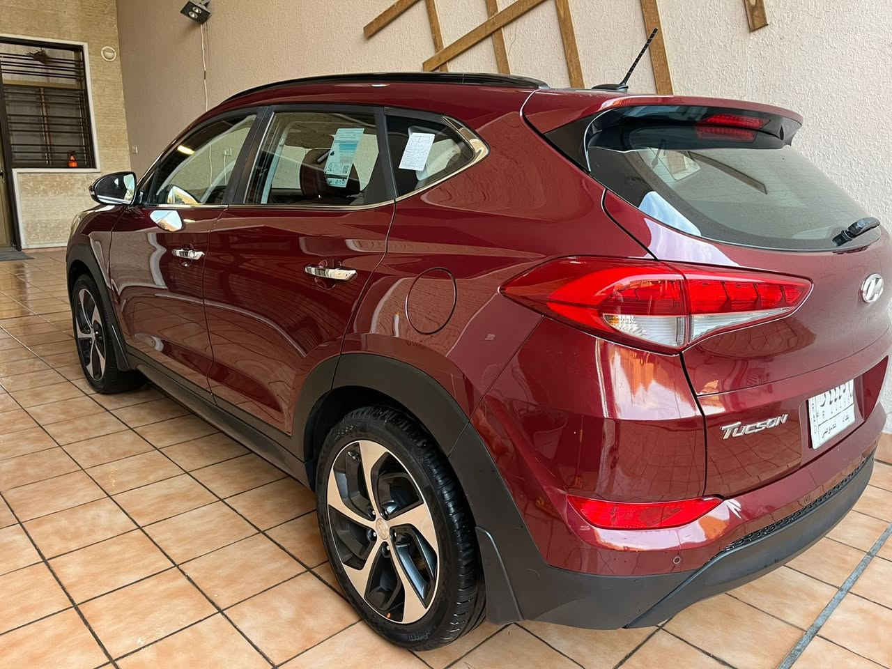 توسان ٢٠١٧ خليجي ماشي ٧٨ سيارة حيل جديدة موصفات فول ١/١ سيارة بيها فقط بونيد صبغ بدون دواخل شرط مكينة كير شرط سعر ١٧٠ مكاني بغداد سيدية رقم ***********
