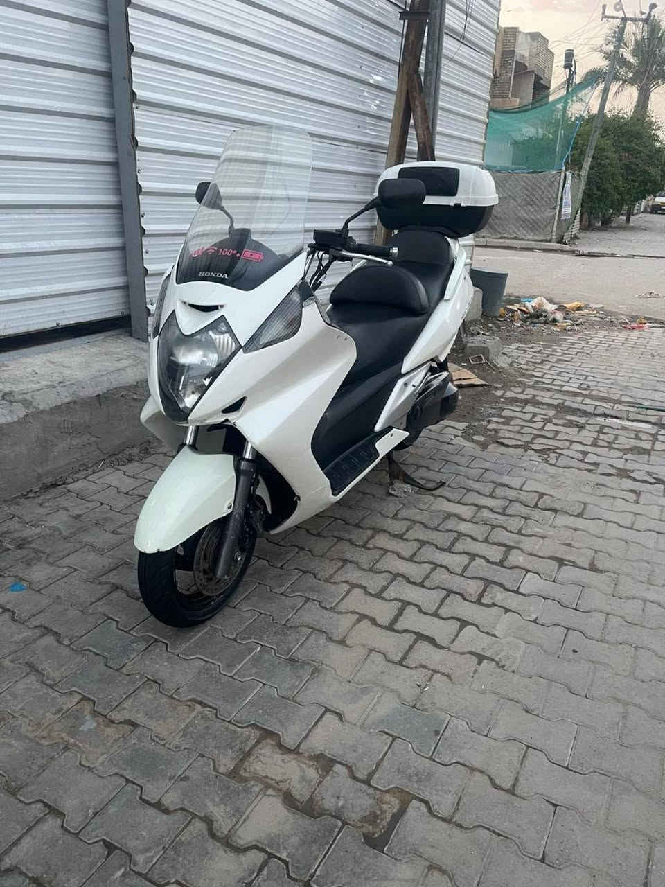 سلام عليكم ادامه عامه بيها تلحيض بلكفر البجم الامامي يرادله تطبيك سلفر ونج للبيع مكينه حلوه مابيه نقص عليها السعر بلاش خاص مكينه 400مكاني بغداد البياع ***********
