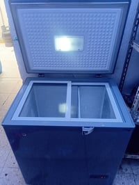 مجمدة للبيع نضيفة  ٠٧٧١٢٨٤٦٢٥٤ السعر ١٢٥