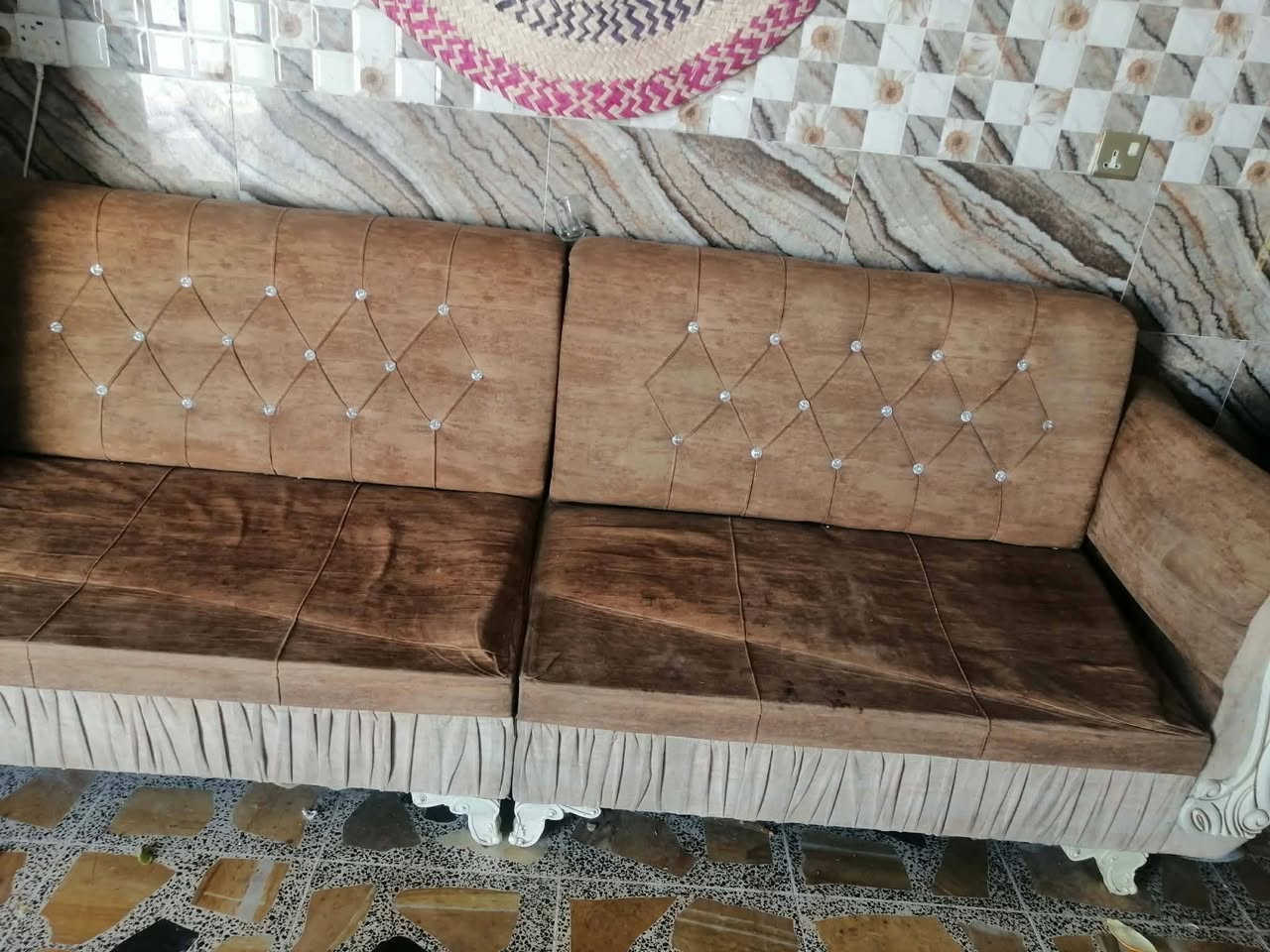 سلام عليكم عندي ديوان كامل اريد ابيعه 175 بيها مجال ***********
