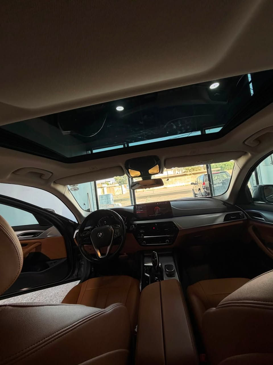 Bmw 520i 2023 وكاله العروش
ماشيه ٢٩ الف كيلو  سياره نظيفه بي شخوط بسيطه بالدعاميه وتكحيل بحافه البنيد سياره نضيفه كلش  
للاستفسار خاص او واتس
***********
