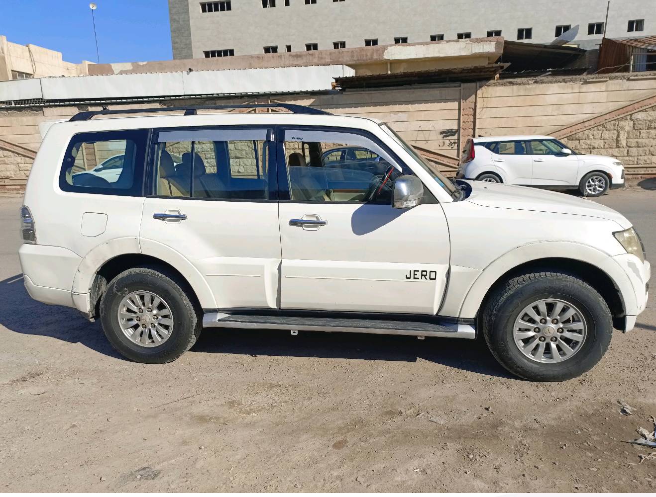 السلام عليكم... باجيرو لبيع
.....................................................
 باجيرو خليجي وارد سعودي موديل 2008  ،استخدام شخصي
العداد : 164 الف حقيقي قابل لزيادة
رقم بغداد دولي الانكليزي التحويل ثاني يوم
محرك 3000
شاشة اندرويد
مر جانبية شفط مع اضائة ترحيب
منظومة ABS
مثبت سرعة
تبريد ما شاء الله ثلج
صدر امامي و خلفي جديد
دسكات امامية وخلفية جديد
منظومة بانزين جديد (فيتبم ياباني جديد+ نوزلات مع بلكات جديدة وكالة المفيد)
باتري جديد اميرون(الاخضر)
تخم تايرات جديد 2026
ادامة رولات قوايش كلها جدد
مابيح لييد
السيارة بيها قطعتين صبغ
الموقع بغداد حي اور
السعر 114  وبيها مجال
الهاتف: ***********
...............
الرجاء قراءة المنشور وتصفح الصور زين قبل الاتصال، غير متواجد دائما على الفيسبوك والي عند نية شراء يتصل ..رقمي موجود اعلاه المنشور
