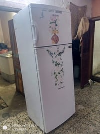 ثلاجه • نضيفه • ممكن تفاوض