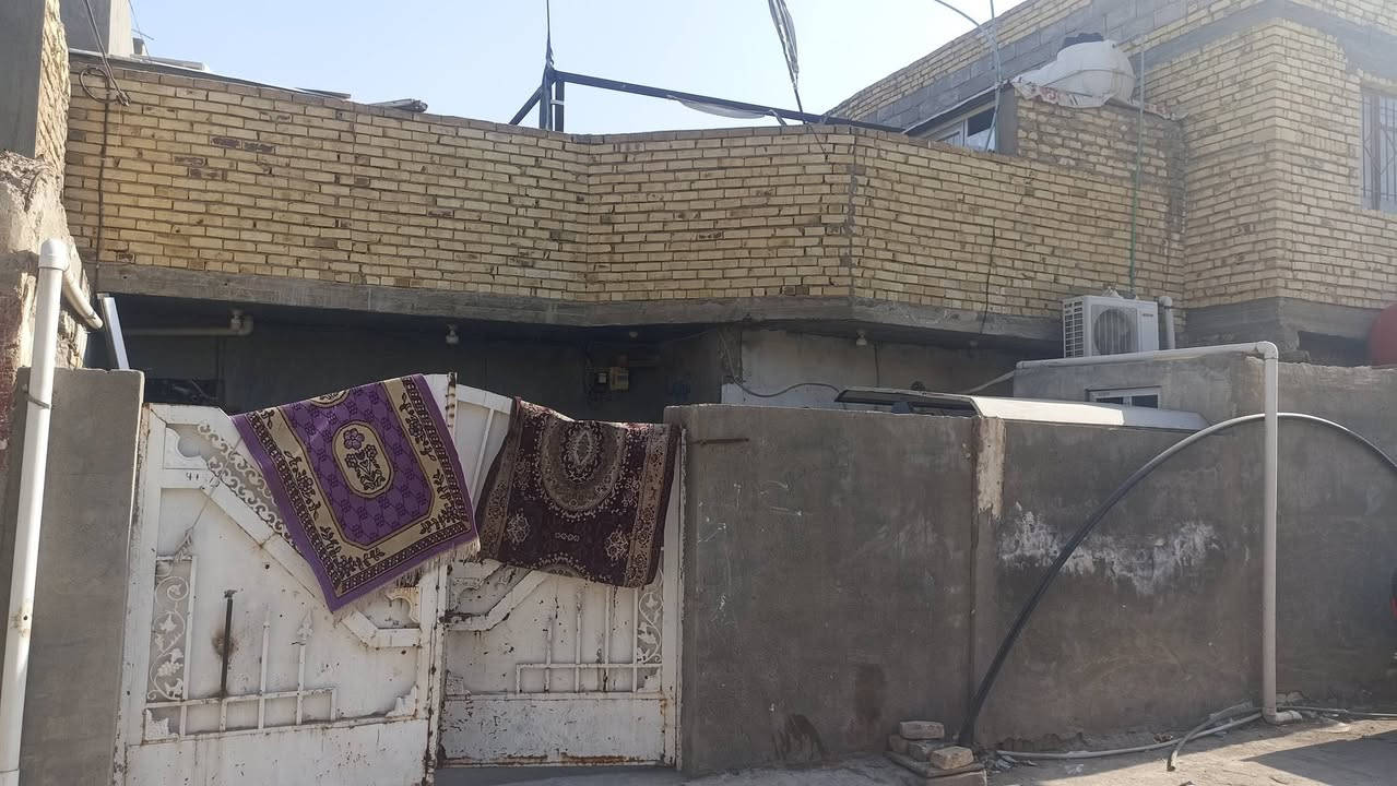 البيت للبيع العزه الجديد قرب جسر ابو احديبه الاستفسار صاحب الدار ***********
