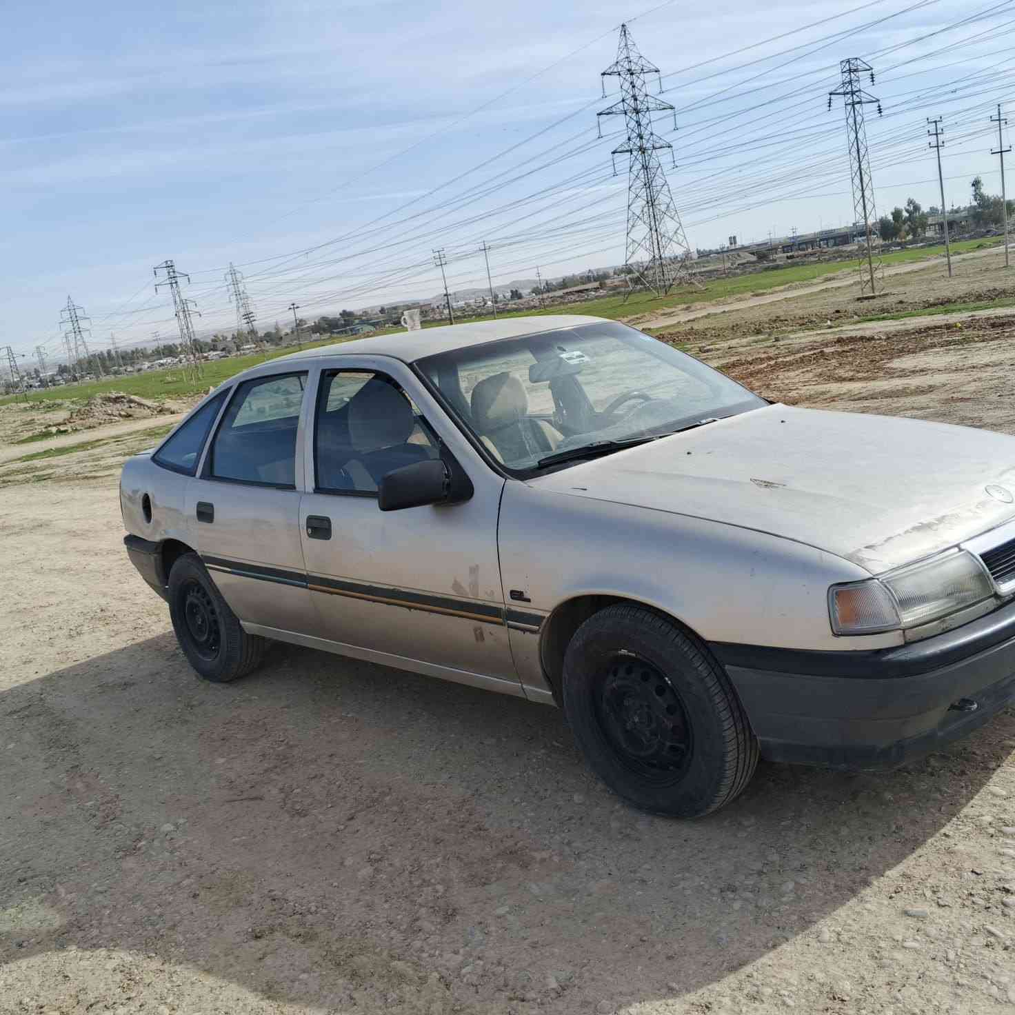 للبيع اوبل موديل ٩٠ حجم ١٨ سياره علبلاد جاهزه بدون نقص بدون ظرر جديده مشروع وطني بسمي  رقم بغداد  سعر ٣٣ وبيه مجال. مكاني كركوك حي النصر   ***********
