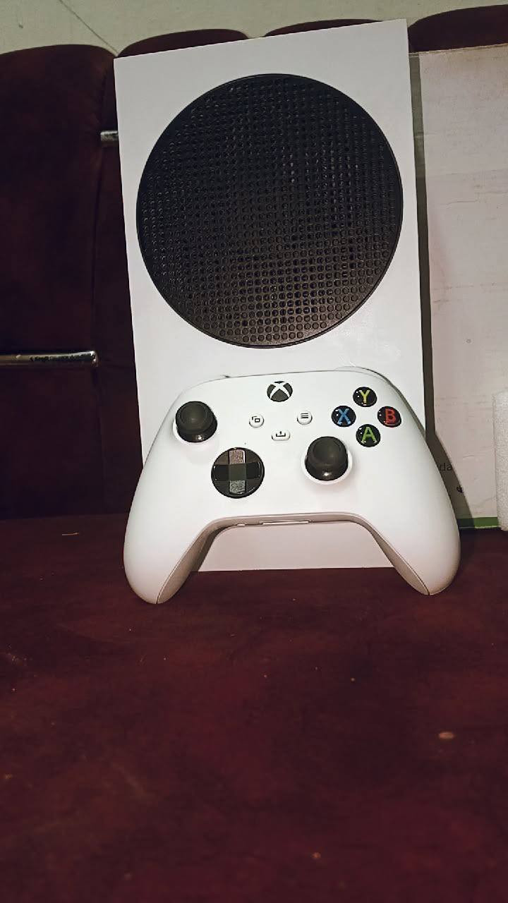 السلا عليكم اكس بوكس سريس اس 
اخر نصخه نزلت  ميه او عشرين افريم الذاكره  500 كيكه 

للبيع السعر 350او بي مجال للطيبين 
*********** بي واتساب الخاص مفتوح
