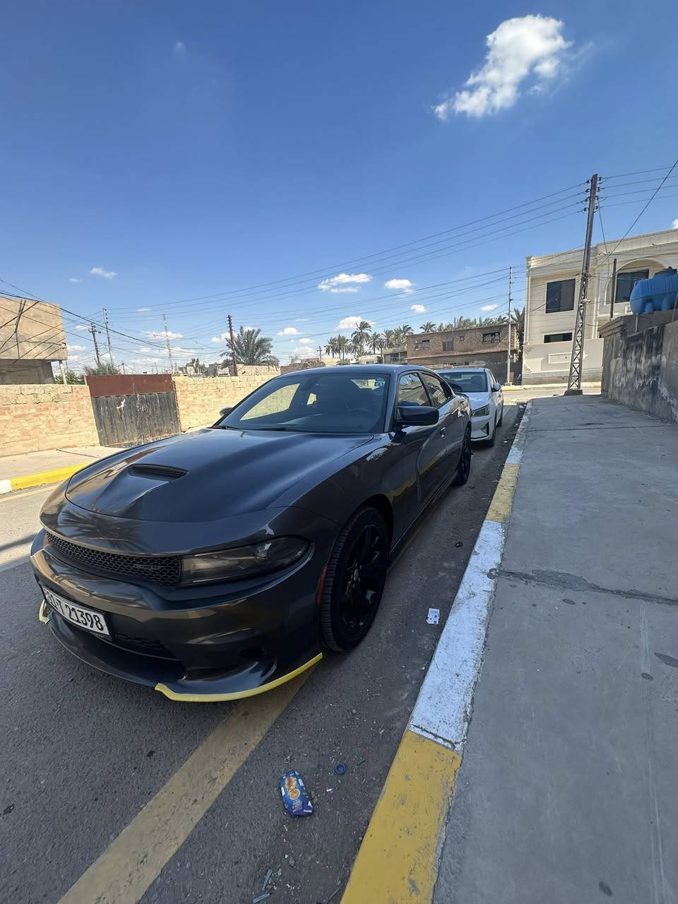 جارجر مديل 2016. Sxt محدث srt
مواصفات فول ما عدا الفتحه

شاشه كبيره
محرك 3600
6 سلندر
بصمة تشغيل
تشغيل عن بعد
بصمة ابواب 
تخم تاير جديد
ويل 20 
السياره جاهزه حداديه محرك كير كفاله

صور الحادث بالمنشور موجود
الضرر جاملغ وبنيد محدث وموجود البنيد مالتها القديم

بدون دواخل ابد لغود وشاصي و محرك كير مكفول
ابيعلك على السونار ايشي يطلع غير هاذا الكلام اني حاضر

السعر 176$ وبيها مجال حك الجيه

الشراي يتصل ويدلل
وهذا رقمي—-     ***********
مكاني.    - ديالى—بعقوبه
