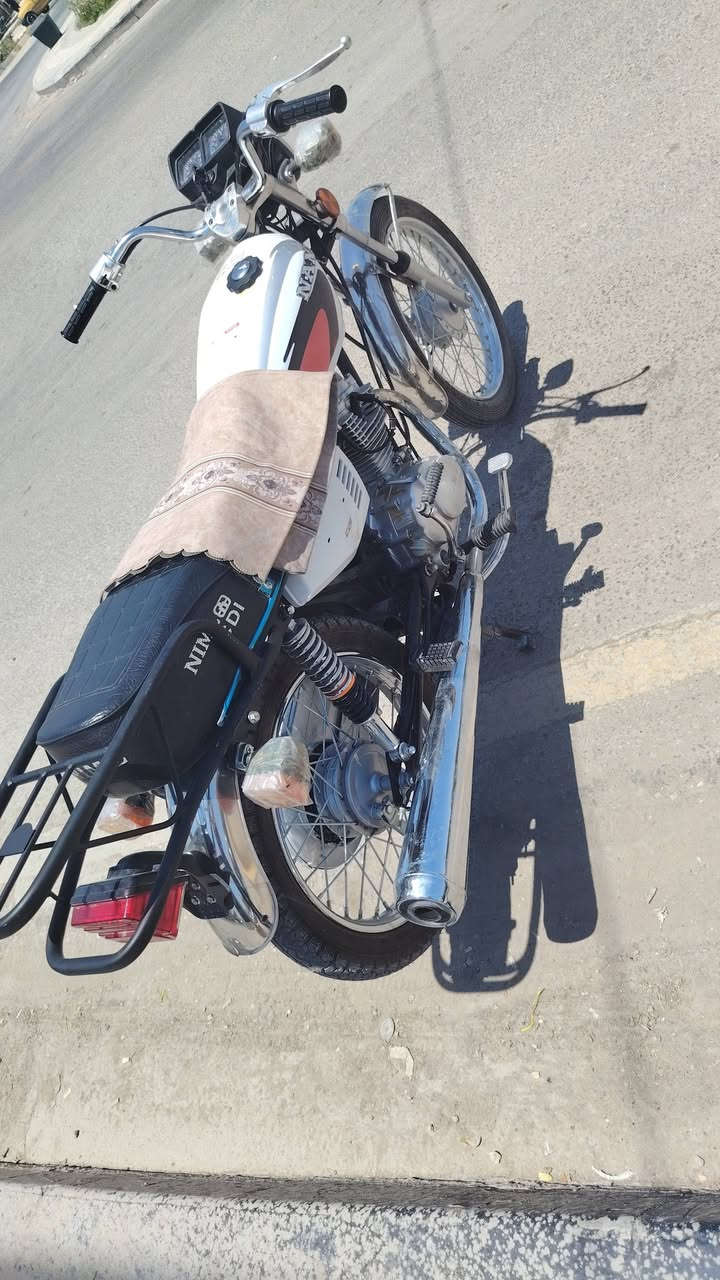 سلام عليكم دراجة للبيع موديل ٢٦ درجة شلعه تخبل أوراق كهربايات كلها شغاله درجة نضافه فول لايت عالي وناصي تأخذها وتكلي رحمة الله والديك مكان كربلاء الحر السعر ٦٧٥ وخابر وتدلل *********** ❤️🌹
