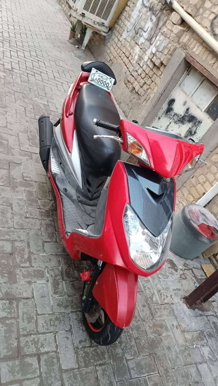 سلام عليكم اخوان دراجه سكنس فحل للبيع الدراجه بلاديه برغي ما مفتوح بيه الدراجه رمبه كهربائيات كله شغاله
الدراجه نكره سلف الله شاهد اجيب وياك فيتر اذا مفتوحه تأخذه ابلاش و تروح  
الدراجه بيه تزويد خارجي مثل ما موضح بالصورة
(سعره وحد و بيه مجال حك الجيه)مكاني بغداد كراده رقمي للتواصل ***********
