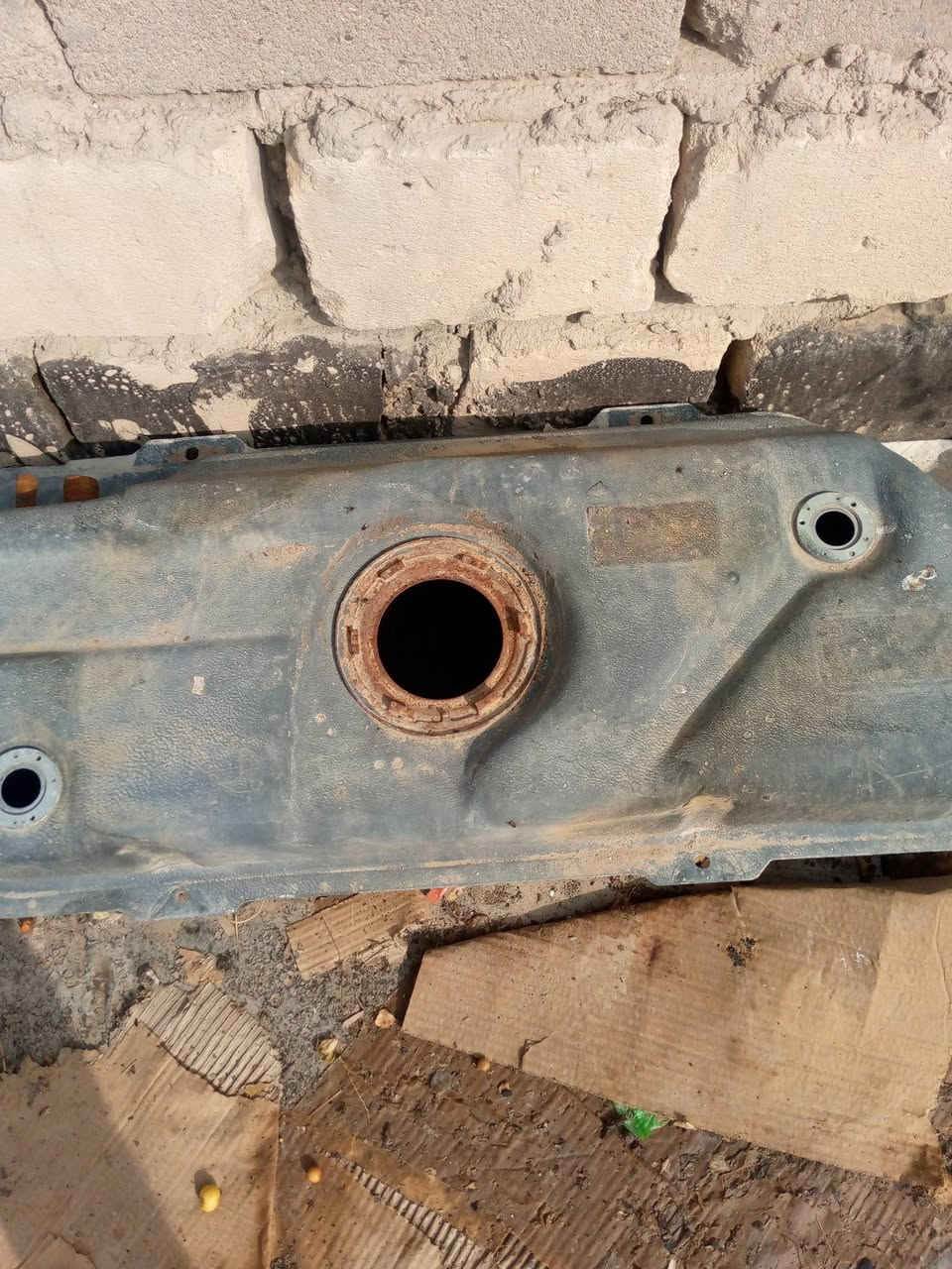 خزان افيو 2011 مال تفصيخ للبيع السعر 70الف المكان الناصريه المنصوريه رقم الهاتف ***********
