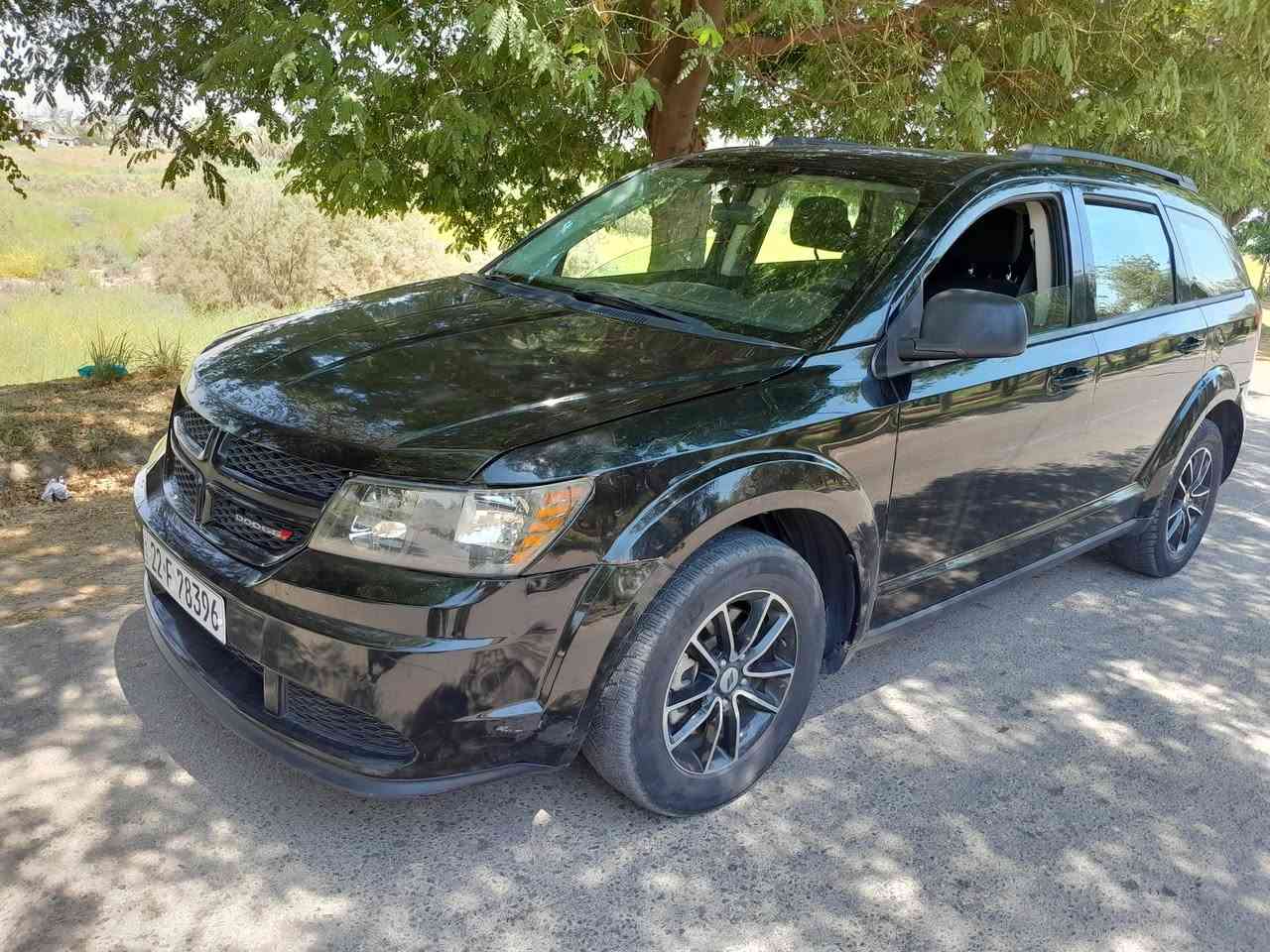 السلام عليكم اخوان جورني 
موديل 2018 رقم اربيل باسمي 
4 سلندر / 2400cc  
7 راكب
ماشية 76 حقيقي الف ميل 
تبريد 3 قطع  
تحكمات ستيرن 
مخابئ سريه 
بصمه 
جديده جدا واستعمال شخصي حادث مرفق بالمنشور 
جاملغ وبنيد بدون دواخل 
الباقي كفاله عامه 
السيارة جاهزة 100/100
 
مكان السيارة : بابل 

للأستفسار 
@
***********
