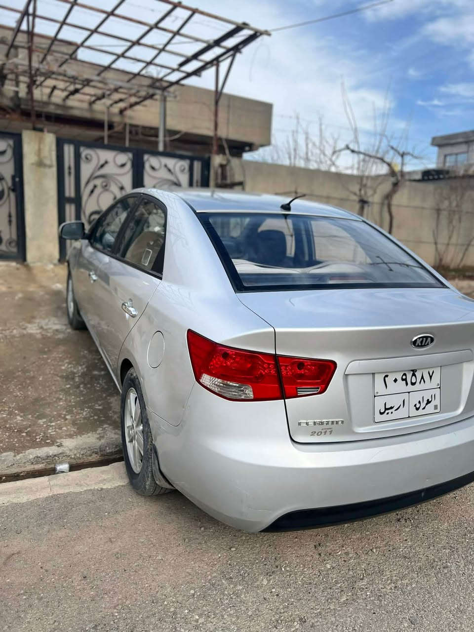 كيا سيراتو ٢٠١١ 
بونيد صبغ بدون دواخل
سنوي جديد
كير محرك تحويل بشرط
٩٠$

واتساب 
***********
کیا سیراتو ٢٠١١
بەس بۆنیتی بۆیاغە
سەنەوی نوێ
گیر و مەکینە و تحویل بەشەرت

٩٠$
واتساب
*********** أربيل, العراق
