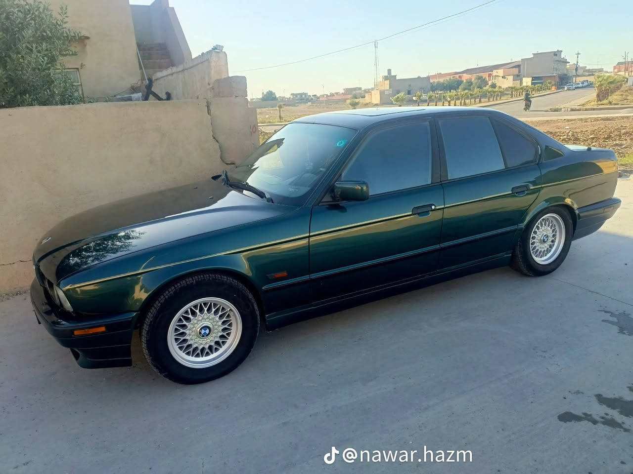 بي ام 540 للبيع سياره جديده سعر السياره 85 وبها مجال قليل مكاني موصل برطله ***********
