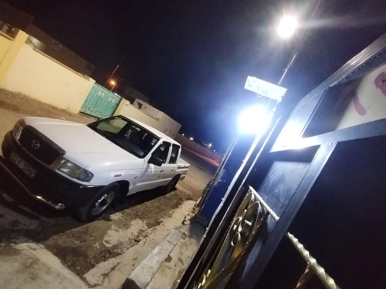 السلام عليكم (بيكم مازده) موديل 2002 كير عادي مكينه وكير نضيفات كهربائيات كله شغاله
بيه حزام صبغ 
 رقم اربيل
سنويه نافذه 
السعر 50وبيه مجال(مراوس حسب القناعه)
هـ /‭٠٧٨١ ٠٥٦ ٥١٨٠‬
