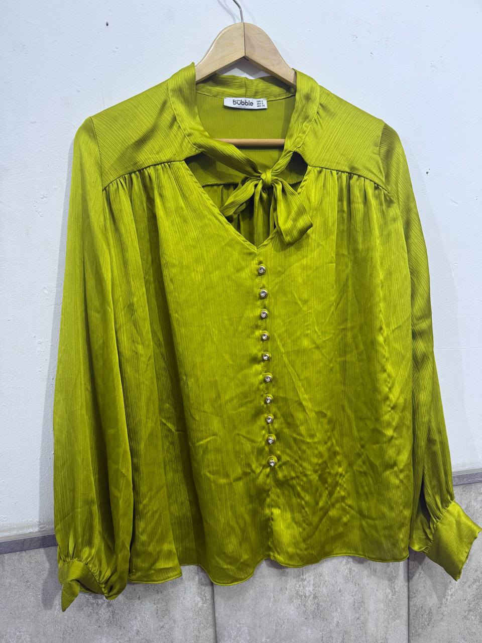 ملابس نسائيه اكو منها مستخدم شي قليل واكو منها مامستخدم نضيفه وسعرها كلش مناسب يلي تريد منهم  تراسل هذا رقم  ع واتساب ***********
