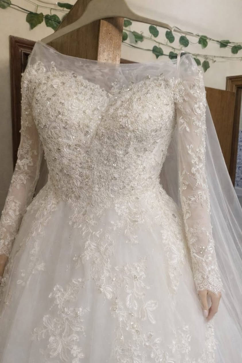 فساتين سهرة للبيع وبدله عرس جدد لوك DHL
البدله ٤٢ بيها تحكم سحاب ودكم وحبل قطع جدا قويه
يوجد توصيل لكل المحافظات العراق
***********
***********
