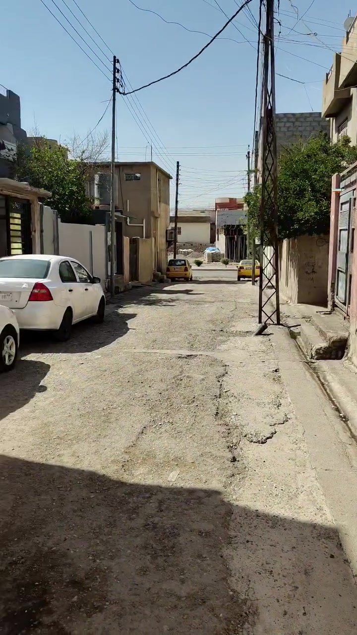 دار للبيع 210 متر شرقي طابق ونص بسم شخص واحد ***********
