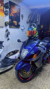 حبايب دراجه هايبوزا محرك 1300cc دراجه ماشيه 51كيلو سعرهه 25 وبيهه مجال...