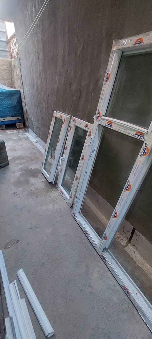 شباك ارتفاع  متر ونص  وعرض مترين ونص للبيع بسعر ٥٠ الف الاتصال على الرقم ***********
