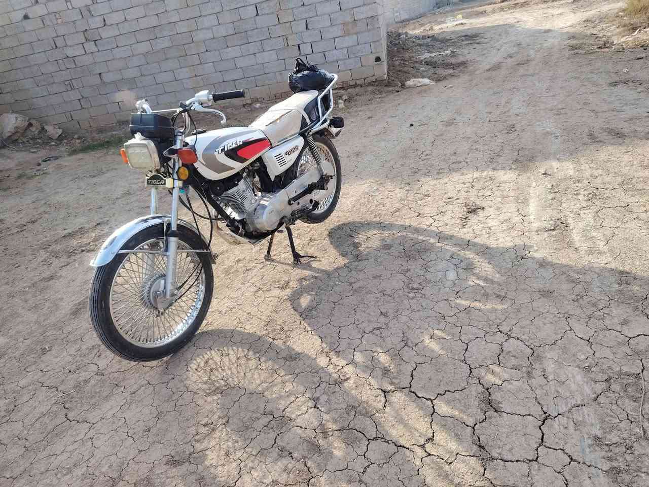 سلام عليكم دراجه البيع تايكر مديل2021 اوراق سكنر دراجه مكفوله  كفاله عامه رقم الهاتف ***********
