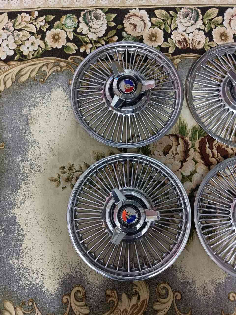 جمعه مباركه ☘️ 

للبيع كبات كلكسي اصلي حجم 14 

نضيف 100/90   ب 700 الف 

مكاني بغداد البلديات شارع 30 ⛽ 

*********** ☎️
