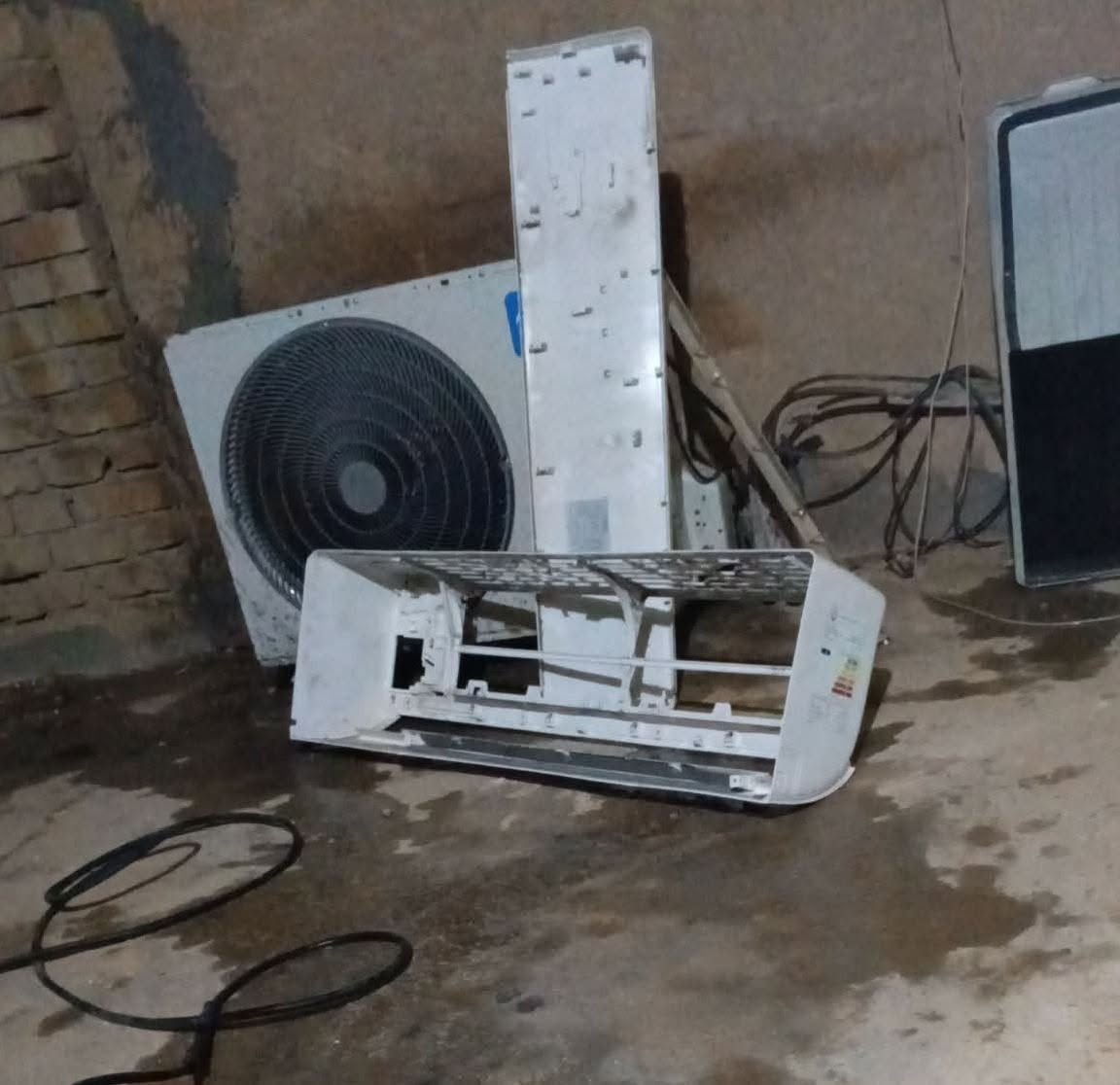 نصب سبلت جديد 
تنضيف سبلت موقعي او تفصيخ 
 شحن غاز سبلت اسعار مناسبه  
تصليح ثلاجات 
تصليح مجمدات 
تصليح تبريد 
اسعار مناسبه 
مكان شاميه قرب مستشفى  
شرط الضمان بعد العمل 
***********
