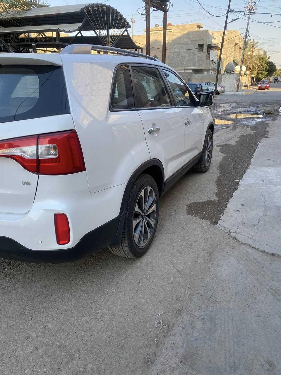 سلام وعليكم كيا سورنتو  البيع موديل 14 سياره فول موصفات كويتي ماعده الفتحه والجلد سياره سبعه راكب  سته سلندر  رقم اربيل مكاني بعقوبه التحرير السعر 200 وبيها مجال 
رقم الهاتف ***********
