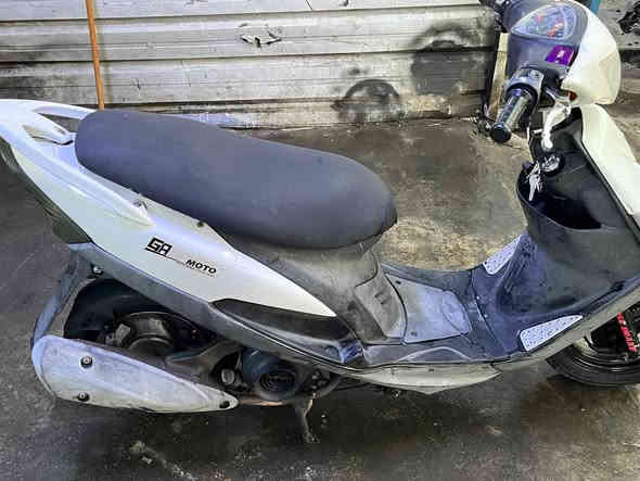 ماكس عدله
دراجه موضحه بصوره
مكينه جديده رنبه ما مفتوحه
كامله ما ناقصهة شي
***********
ب
