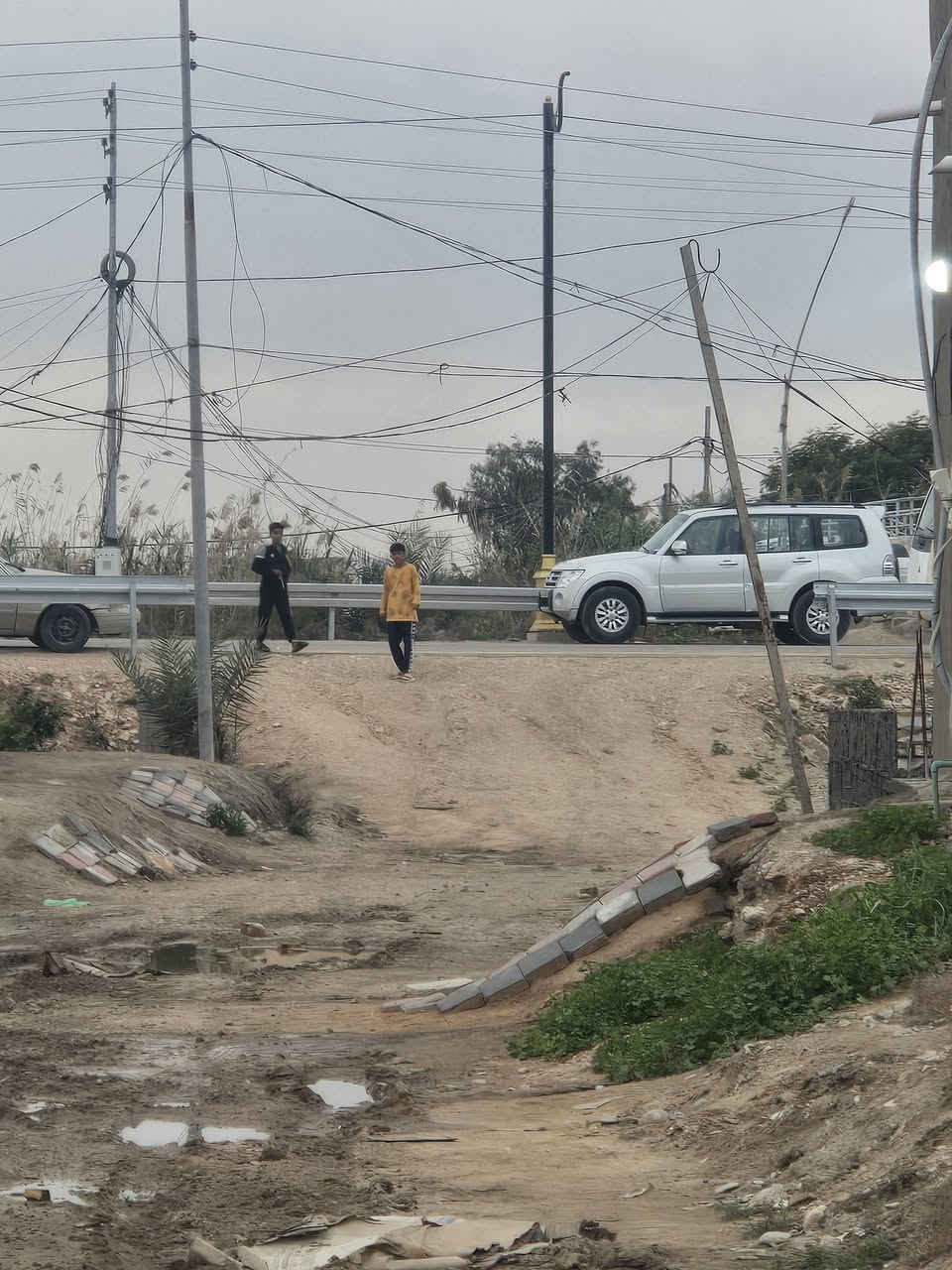 متوفر عرصه 150متر طابو زراعي سند 25مدفونه ومرقمه بل بلديه كافة الخدمات متوفره منطقة الدهيم الحولي الجديد سعرها 15. وبيها مجال ***********
