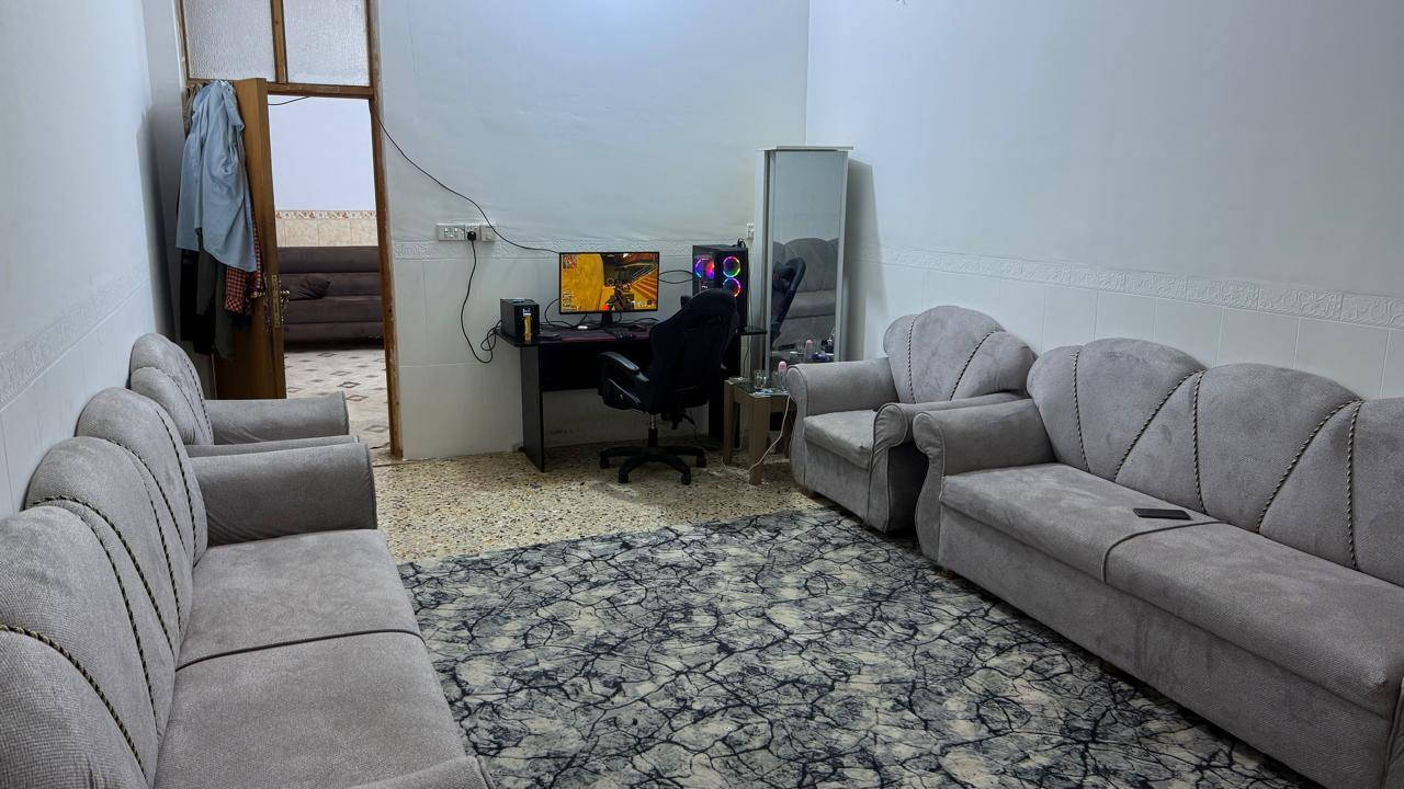 سلام عليكم بيت طابو زراعي سند 25للبيع مساحه 150متر خلف دائر الضريبه مجاور حلويات ريف دمشق طابقين تبليط مجاري السعر 230مليون(***********)
