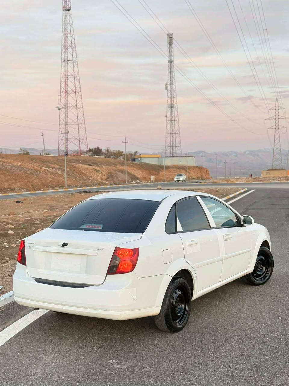 شوفرليت ئوپترا موديل 2012گير عادى 
گيرومه كينه و ته بريدى به شه رت
سه نه وى نويه جائيزه 
يه ك دوسه و سه ر هيلاليكى بوياخه 
بى ليدان پشت و پيش كه پس 
شوين كويه *********** كويسينجاك, أربيل
