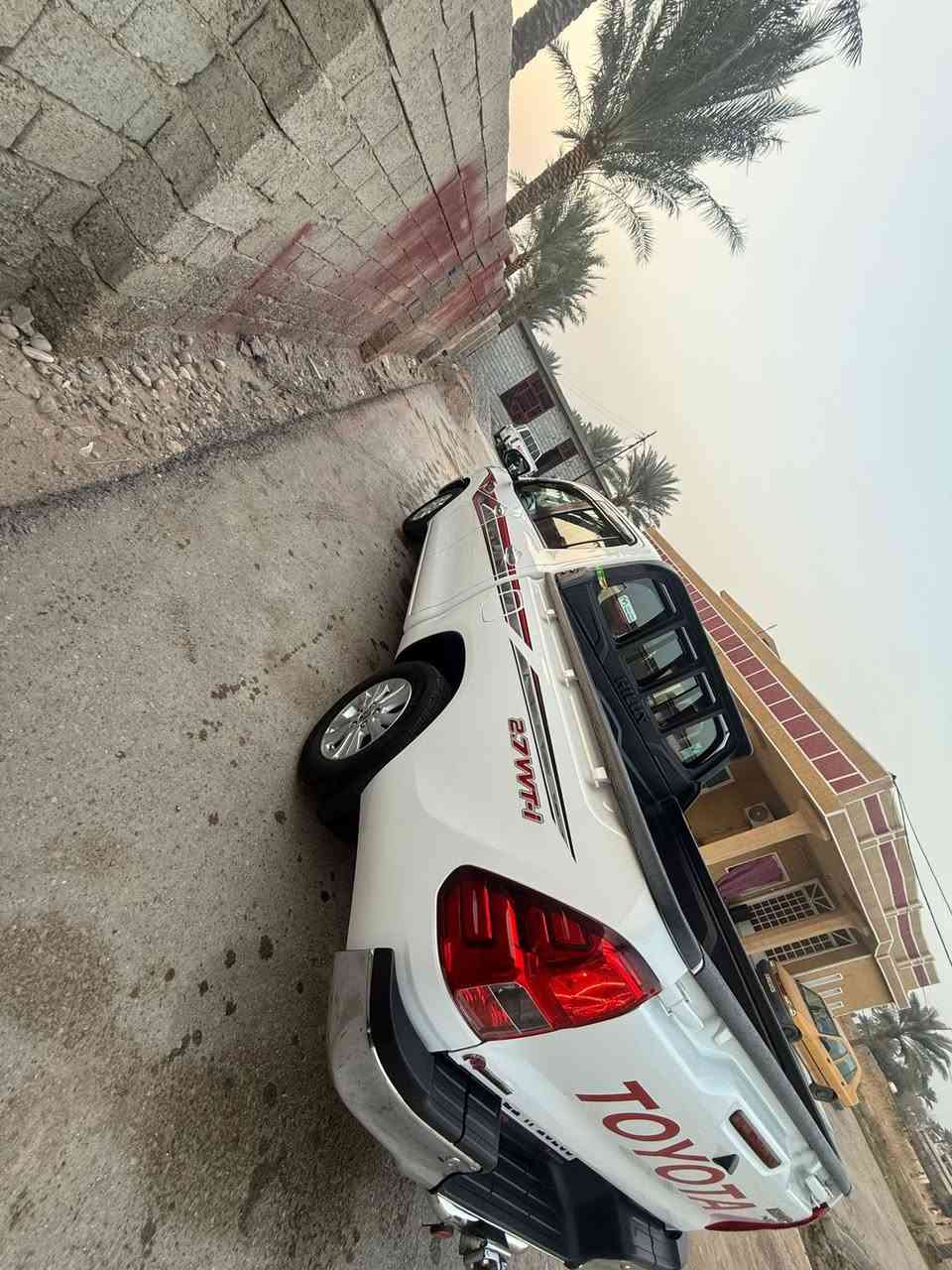 للبيع تيوتا هايلوكس 2023 ساز ماشيه 63 الف مكفوله رقم سليمانيه باسمي سنويه لل 2029 هزه وبراد جديد لل نهايه ال26 تبديل دهن جديد ارضيه مدوشمه وكشنات هوك خلفي درع امامي غراض الشركه كلهن موجودات وكاملات السياره فول مواصفات شاحن لاسلكي جكات بنيد شاشه ابل كار بلي تبريد كشنات   بصمه بصمه بيبان تبريد قطعتين تايرات شركه دلوب بيها سونار بيها عنوان بغداد بسمايه  *********** السعر 280 وبيها مجال
