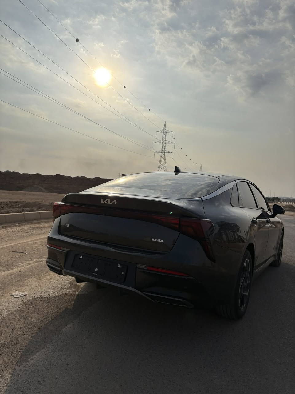 السلام عليكم 
 K5 2025 هايبرد 
محرك 2.0L 
 900 كم يعني اخت زيرو 
سيارة فول مواصفات ومعروفة مواصفاتها مال Gt line كير ماوس وداتا شو وبصمة تقدم السيارة وترجعها والخ بس عدا البانوراما
سعرها 190 ورقة 
ضررها جاملغ الخلفي والبوند صبغ
والصندوق مبدل بلادي وفقط بخ
مكانها اربيل 
*********** واتساب و اتصال
