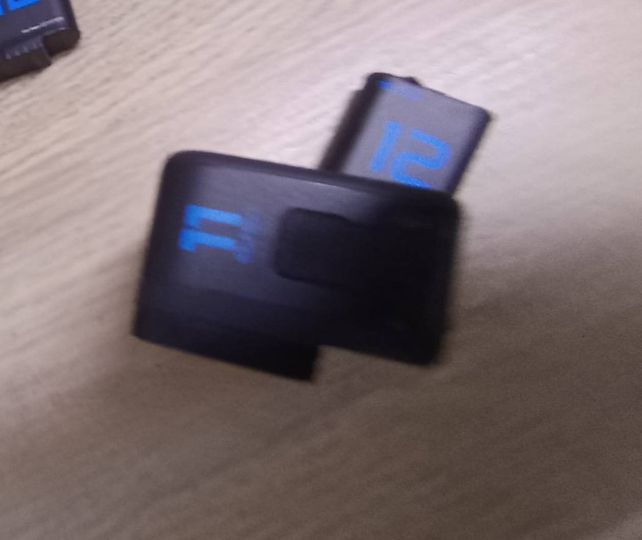 كوبرو 11 بلك للبيع جنطة غراضه كامل مع 3 بطارية اضافة مع ميموري اصلي سعرة 300.000 قفل مكاني كركوك 
راقم ***********
