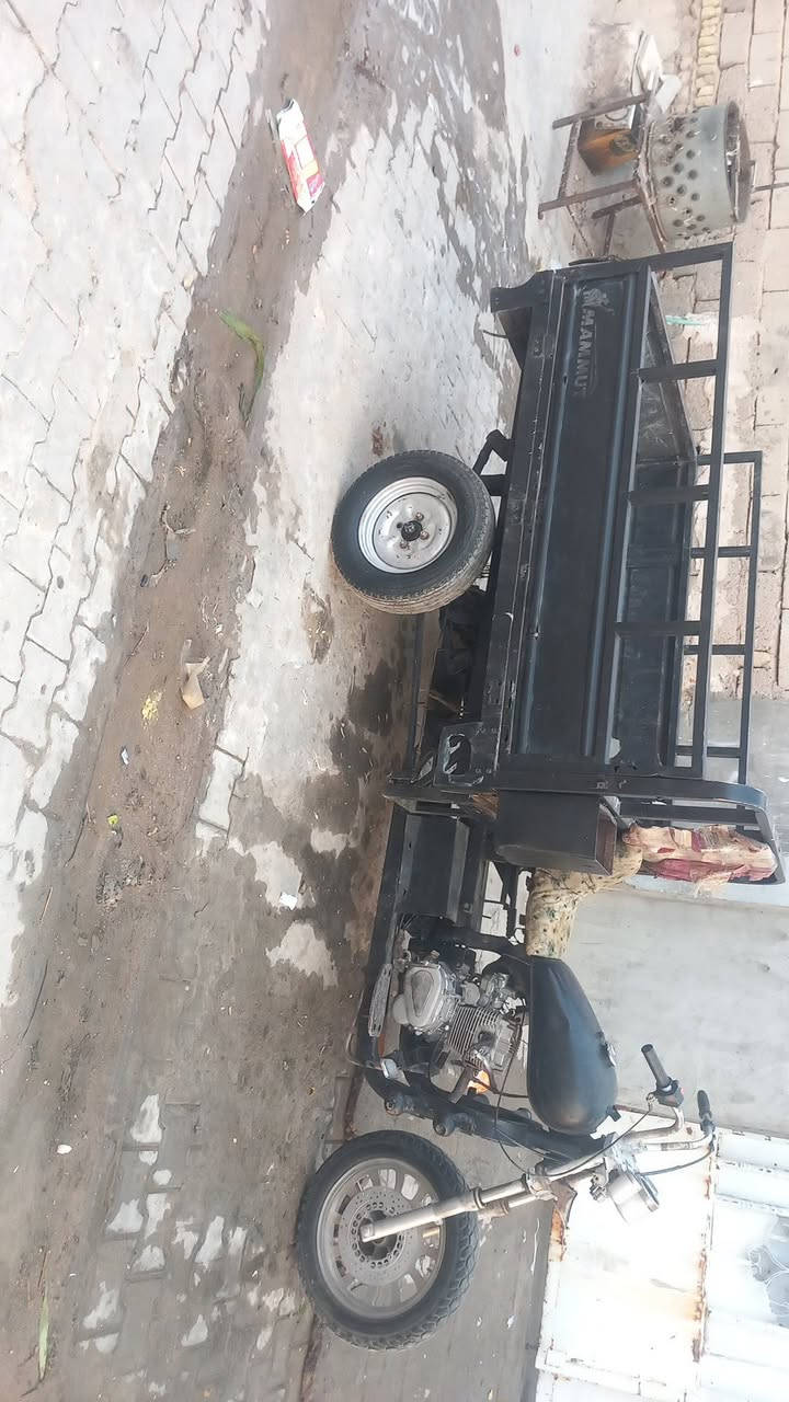 سلام عليكم ستوته البيع دوات دوات بدون وراق شاصي مكفول بدي نضيف بي قليل خياسات مكينه نضيفه صاره سبوعين من شديته برغي ما مفتوح بيه ثاني تبديله دهن المكان المجر الكبير رقم الهاتف ***********خاص مارد
