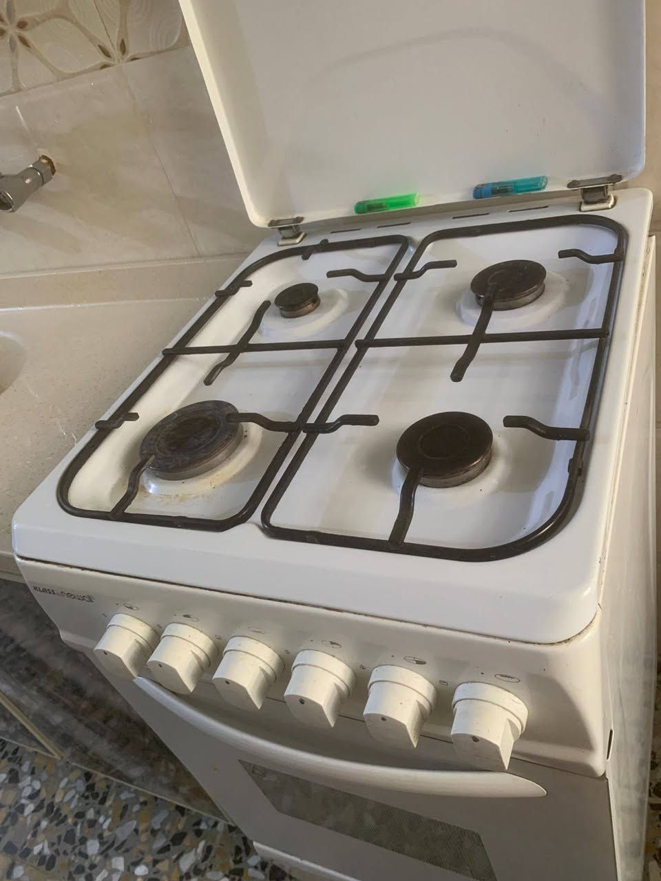 طباخ اربع مشاعل شغال نضيف جدا فرن فوك وجوه يشتغل بغداد, العراق


**إذا كنت صاحب هذا الإعلان وتريد حذفه لأي سبب، رجاءا أرسل رسالة إلى الدعم الفني**