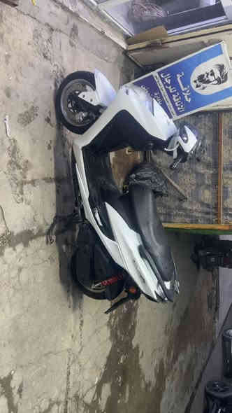 سلام عليكم دراجة سكنس شمعه ياباني قبق نفخ ستان حساس لبيع كامله من كلشي اي نقص مابيه شلعه معدل كهربايات كامله سعر مليون 50 عنوان الشعله شراي يتصل على رصيد رقم ***********
