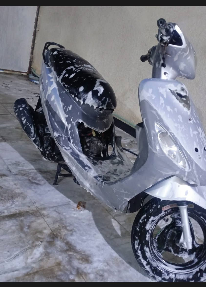 دراجه نضيفه شوفت عينك كهربائيات كامله مكمله 
ناقصه بس سلف.. بس تجي وتركب 
مكينه شوفت عينك بلادي ماملعوب بيه 
 مكفوله كفاله عامه من كلشي 
سعر 750 وبيه مجال 
***********
