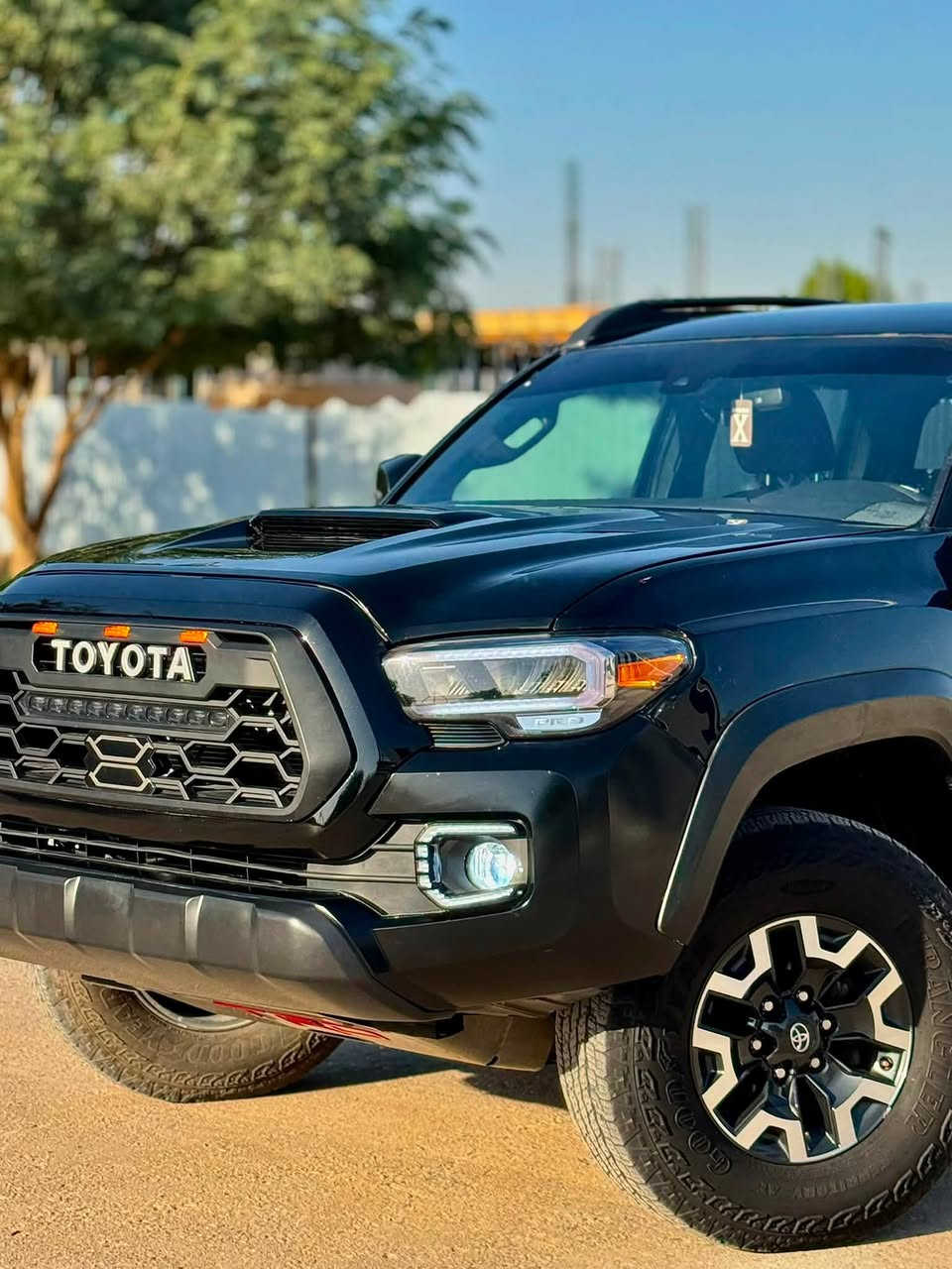 🔹السلام عليكم للبيع فقط ..

♦️السعر المطلوب 215$ ورقة وبيها مجال ..

‏♦️TOYOTA TACOMA TRD OFF ROAD PREMIUM

🔹تويوتا - تاكوما - تي ار دي اوف رود - بريميوم ..

♦️موديل 2023 .. THE LAST CALL .

♦️السيارة مصروف عليها ومعدلة .
🔹ويل حجم 16 اوف رود بلادي .
🔹تاير امريكي من شركة GOODYEAR اصلي .
🔹دوسات اصلية TRD PRO كوالتي عالي .
🔹مطريات من شركة ELLTE امريكي اصلي .
🔹بنيد TRD PRO اصلي .
🔹شباك تندرا TRD PRO اصلي .
🔹لايتات TRD PRO اصلي .
🔹درع محرك TRD PRO حديد .
🔹بروجكتر اصلي .. مع حاجب بروجكتر اصلي لد وترحيب .
🔹بگلايتات من شركة الفاركس اصلي لد وترحيب .
🔹بگلايت قمارة من شركة الفاركس اصلي لد .
🔹اضائة داخل البدي اوتو اصلي .
🔹عصا الگير TRD مطعم بأحمر .
🔹حلقات تطعيم احمر للدشبول .

♦️مواصفات السيارة بأختصار …
🔹بصمة .
🔹رادارات عدد 2 امامي .
🔹اشاير بالمري .
🔹تحكم كشن كهرباء .
🔹فول تحكمات ستيرن .
🔹جام خلفية فتح وقفل اوتو .
🔹شحن لاسلكي .
🔹فورويل نضام ديفلوك نضام زحف بالرمال وصعود جبال .

♦️ضرر السيارة قطعة وحدة فقط البنيد مبدل .

🔹للأستفسار - ‭***********‬

