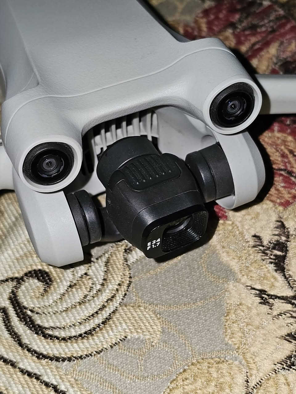 السلام عليكم
DJI mini 3 pro      كومبو جويستك سمارت
نظافة 100%   كفالـة عامة شخط ما بيها 
بعدها جديدة ما طايرة شي قليل
وياها بطاريات 2 وحدة منهن بلاص الأصلية
تخم ريش أصلي
شاحن ثنائي يدعم الشحن السريع 
جنطة dji الاصلية مالتها 
بس الشراي يراسلني 
***********
