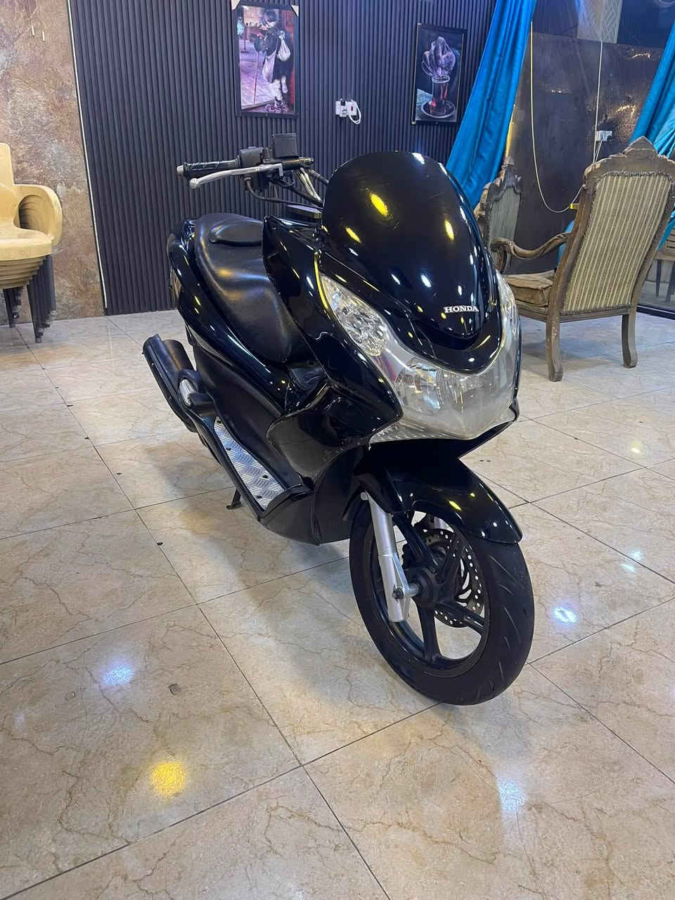 بيسي اكس جيل اول مال رمبه مكفوله كفاله عامه ماشيه 7000 كلشي ما بيه نقص
السعر : 1250 وبيه مجال 
المكان : دوره حي الصحه 
الرقم: ***********
