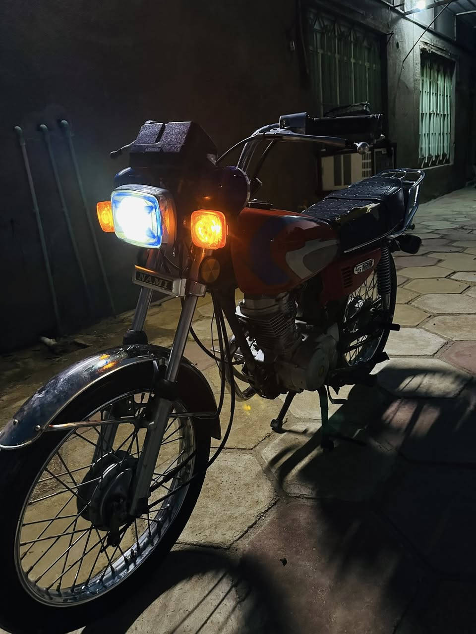 السلام عليكم
دراجه أربعه كير اصولي مديل ١٨

وكيله الربيعي 

سعرها 700وبيه مجال بسيط حك الجيه. 

للاستفسار خاص أو الاتصال عل 

الخط 

***********
