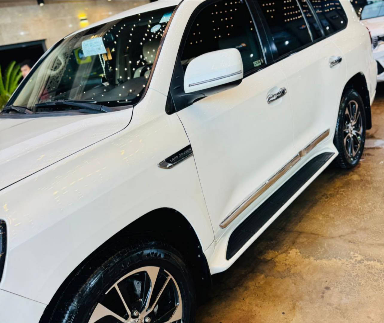 ئۆتۆمبێل: تۆیۆتا لاندکروزر وەنەوشە 

مۆدێل ٢٠١١ 

ســــعر $ یەک کۆمێنـت بکە راســـتەوخۆ بــۆ دێـــت🟢

كامل كراتيه 2021 ناوەوە و دەرێی
سەنەوی هەزە گشتی نوێیە

ژمارەی خاوەن سەیارە👈: ***********
