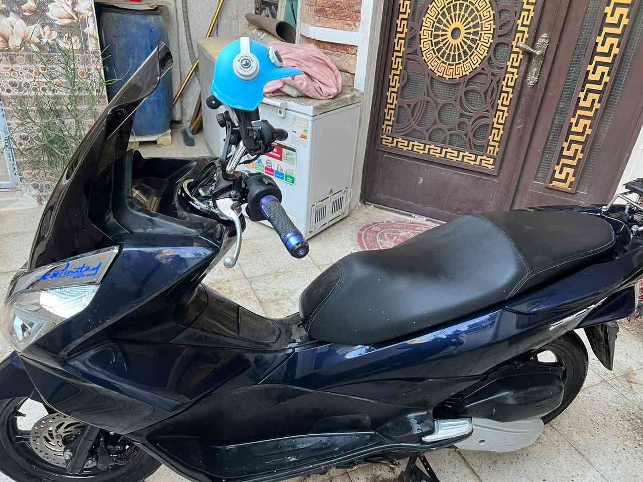 سلام عليكم pcx جيل الثاني الدراجه مكفوله وشوفت عينكم وناعمه ومرتبه شرط الكفاله عنوانه بغداد جديده ب17 وبيهه مجال ***********
