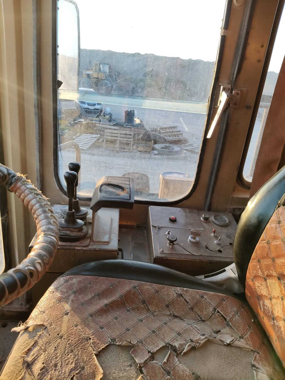 سلام عليكم شفل للبيع حجم 85 موديل 92 بدون رقم بي كتاب مال مزاد شفل جاهز من مكينه وكير و اكسلات و بم رفع جديد تبريد شغال شفل جاهز و شغال شرط الفحص سعره 175 ورقه و بي مجال مكان الشفل ديالى


**إذا كنت صاحب هذا الإعلان وتريد حذفه لأي سبب، رجاءا أرسل رسالة إلى الدعم الفني**