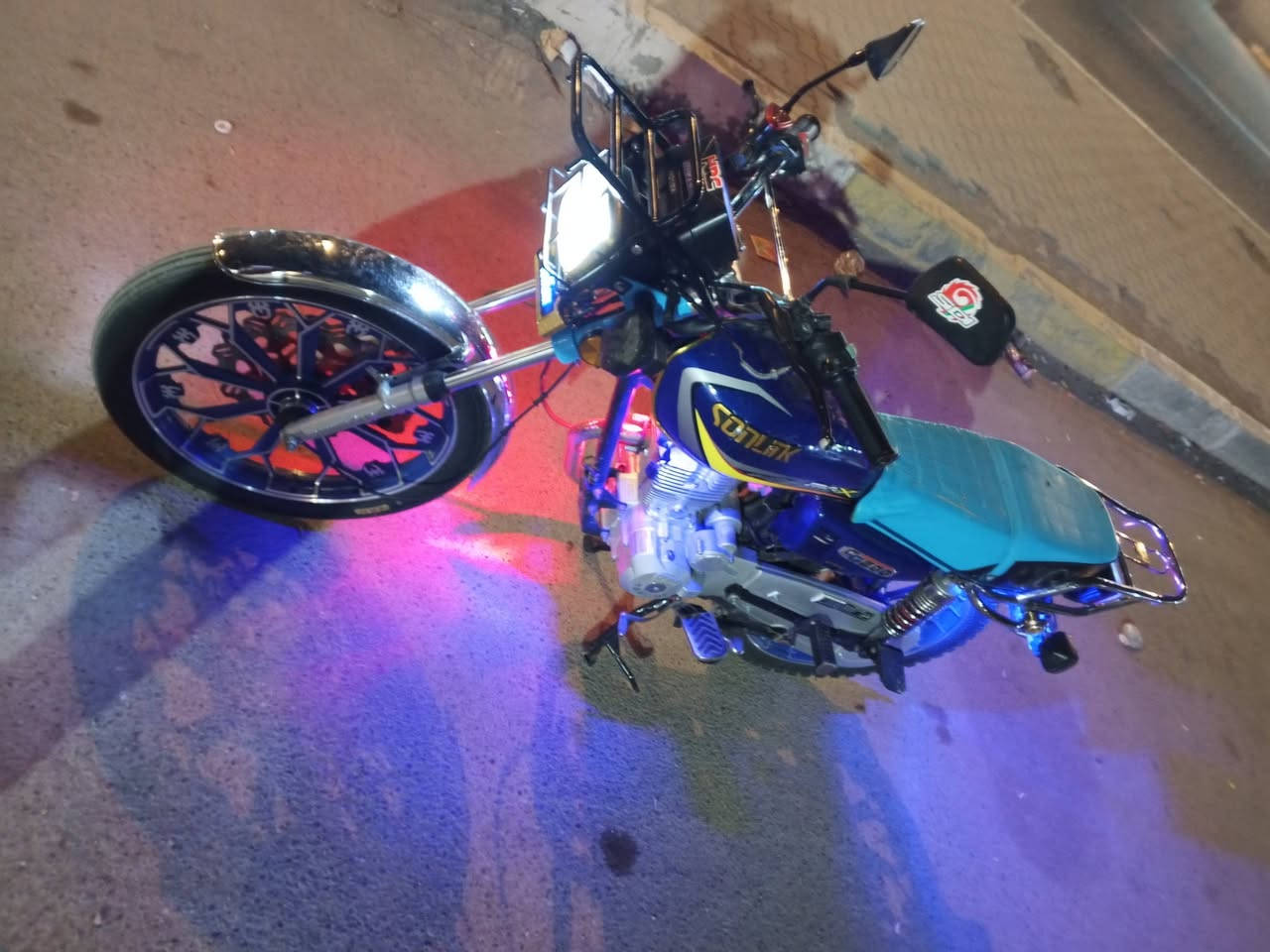 سلام عليكم ايراني موديل25 محرك 200 مكفول كلشي ما ناقصه كهربأيات كله شغاله بي منفيس  السعر 775 وبي مجال بسيط ويرهم مراوس حسب القناعه العنوان الرمادي شارع 60 مقابيل قسم المتحانات ***********
