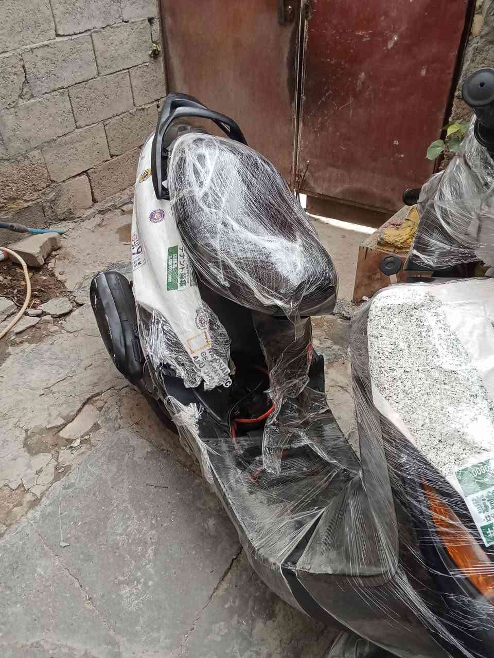 دراجة ماكس ثعلب للبيع الدراجة
الدراجة ما مفتوحة مبدل فقط ولفات باتري جديد وتايرات جديدة كفرات نظيفة شوفة عينك السعر 300 قفل مو شراي لا تعبني مكلف بالنشر هذا رقم صاحب الدراجة ***********
مكان الدراجة بغداد حي النصر
