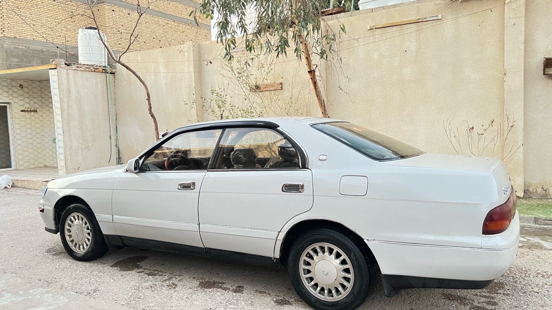 سلام عليكم بطة متصل البيع 
رقم الجديد سنوينه 2027 
مصبوغة جماليه تبريد كهربائيات كلها شغاله
مكفوله كص ونقل جثة مكاني البصره كرمة علي 
السعر54 بيها مجال حك الجيه 
***********